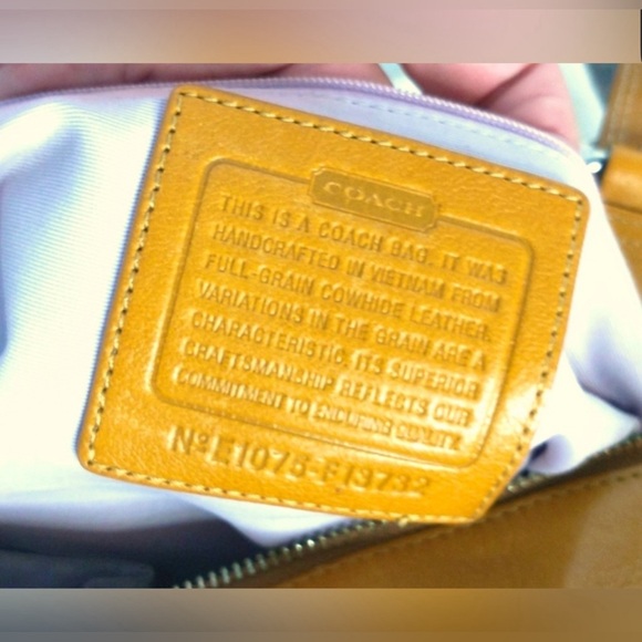 Coach Hampton Soho Tote Saffron Satchel w COA - Picture 5 of 11